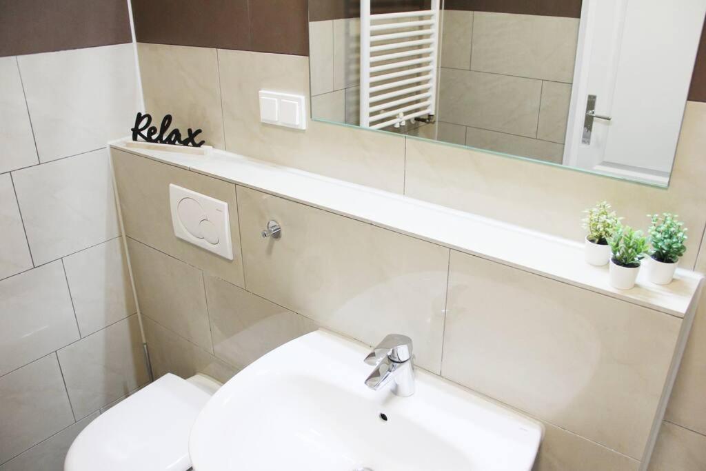 Secret Hideaways Wood Lodge Mit Kinderzimmer Messe L City L Flughafen L Hbf ドゥイスブルグ エクステリア 写真