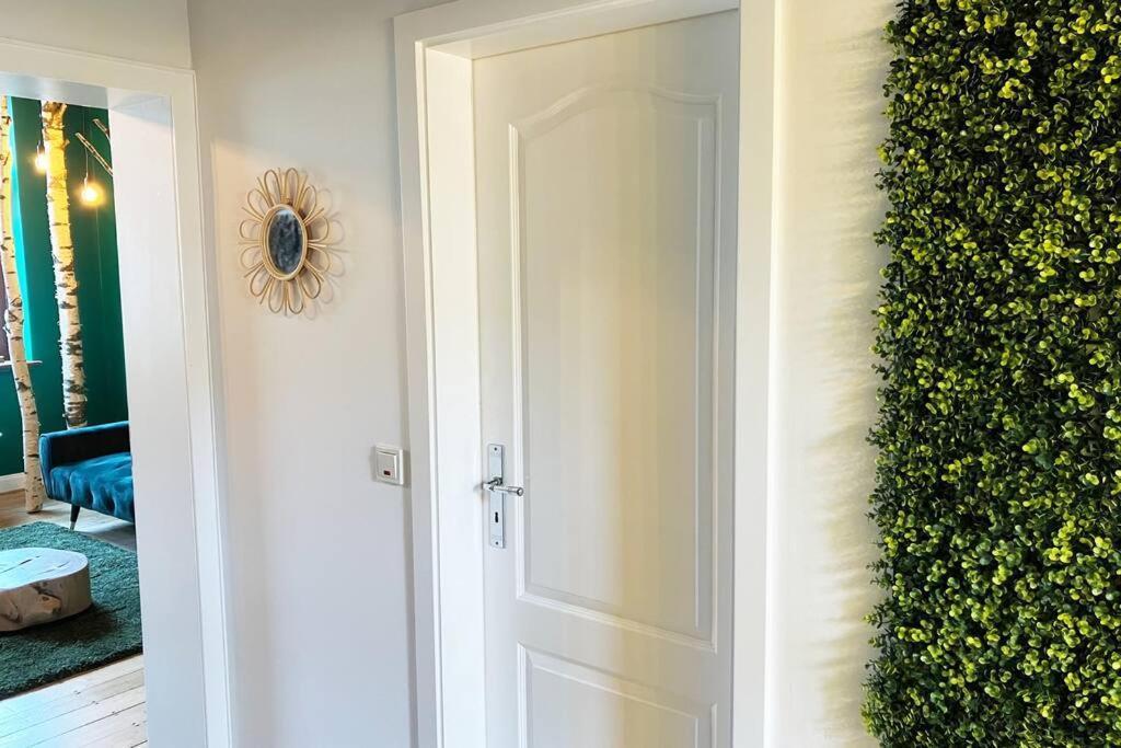 Secret Hideaways Wood Lodge Mit Kinderzimmer Messe L City L Flughafen L Hbf ドゥイスブルグ エクステリア 写真